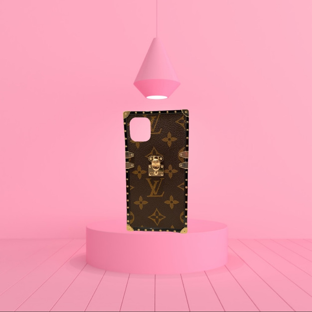iPhone 11 trunk case